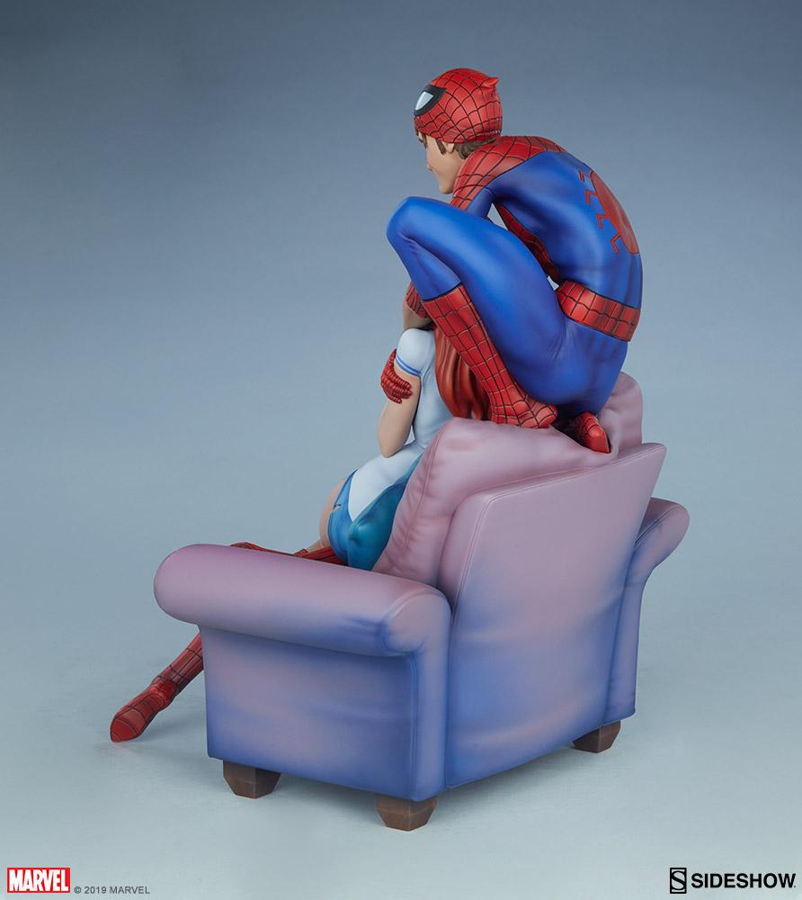 spider man and mary jane marvel gallery dcca f