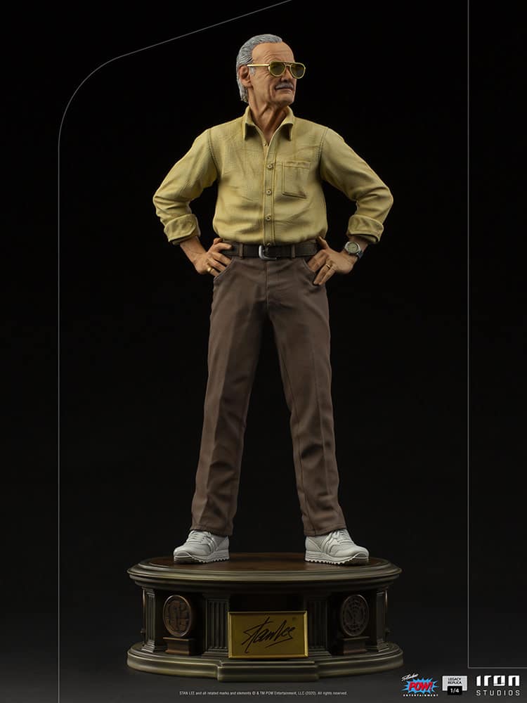 Stan Lee 1/4 Scale Legendary Replica Statue
