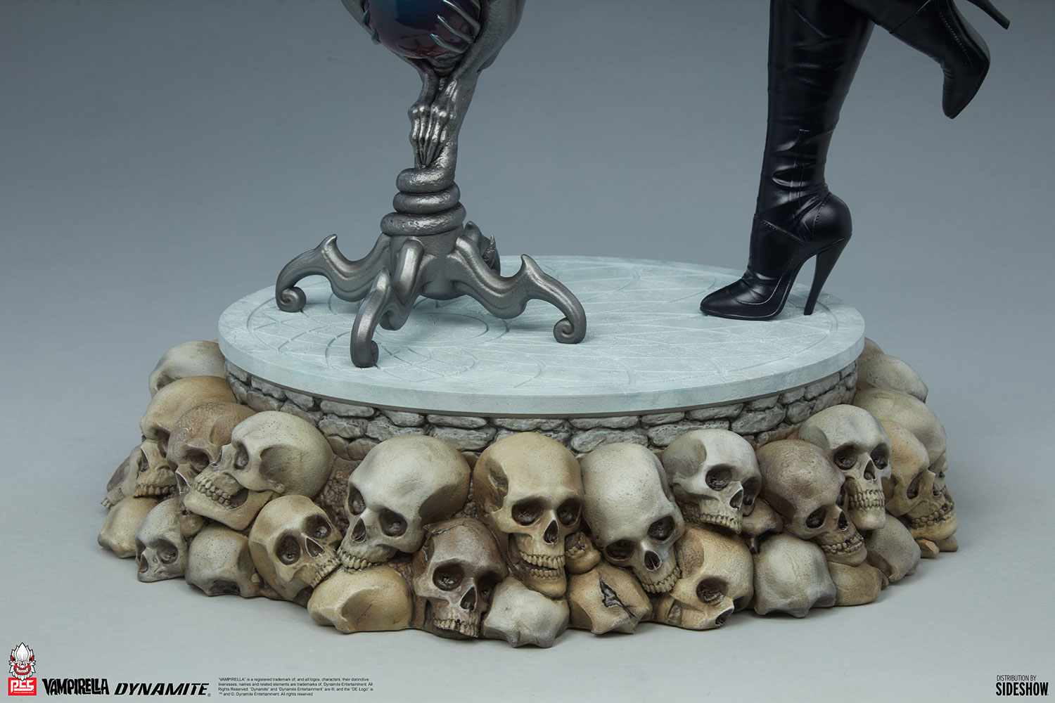 vampirella-13-scale-statue_vampirella_gallery_6138f3b6d1860.jpg vampirella scale statue vampirella gallery f b d