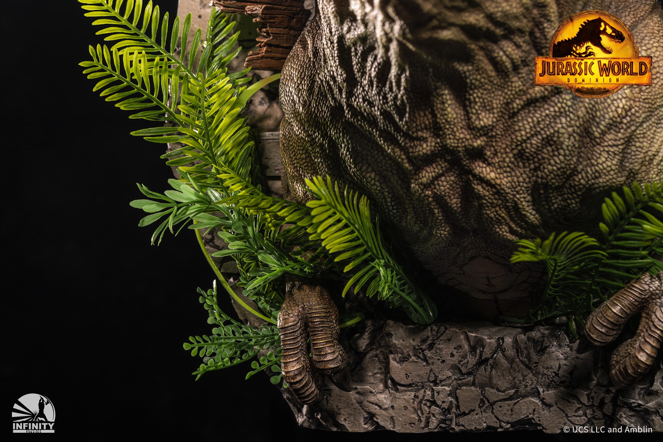 Jurassic World Dominion Tyrannosaurus Rex Wall-Mounted Bust