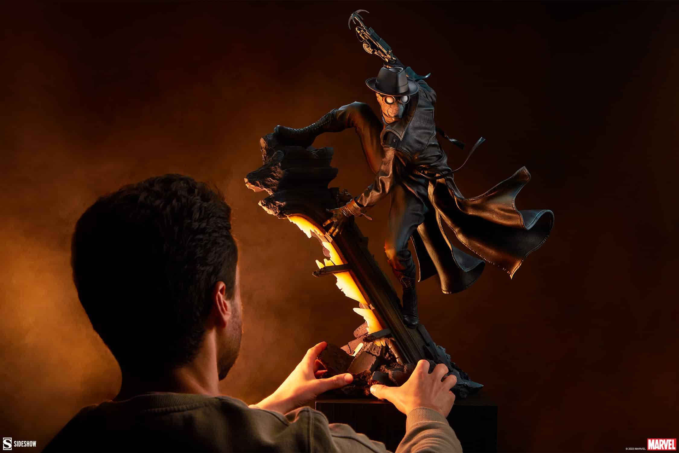 spider-man-noir-premium-format-figure_marvel_gallery_64382f9432cf3
