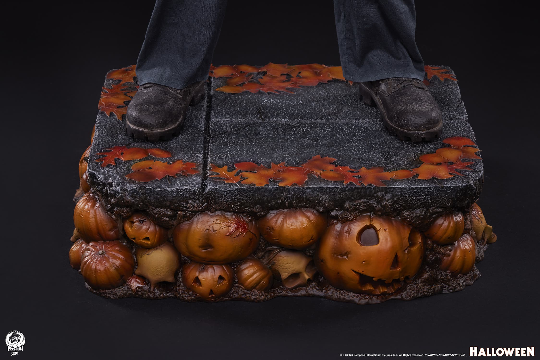 michael-myers-12-scale-statue-by-pcs_halloween_gallery_653ffb3fcb363