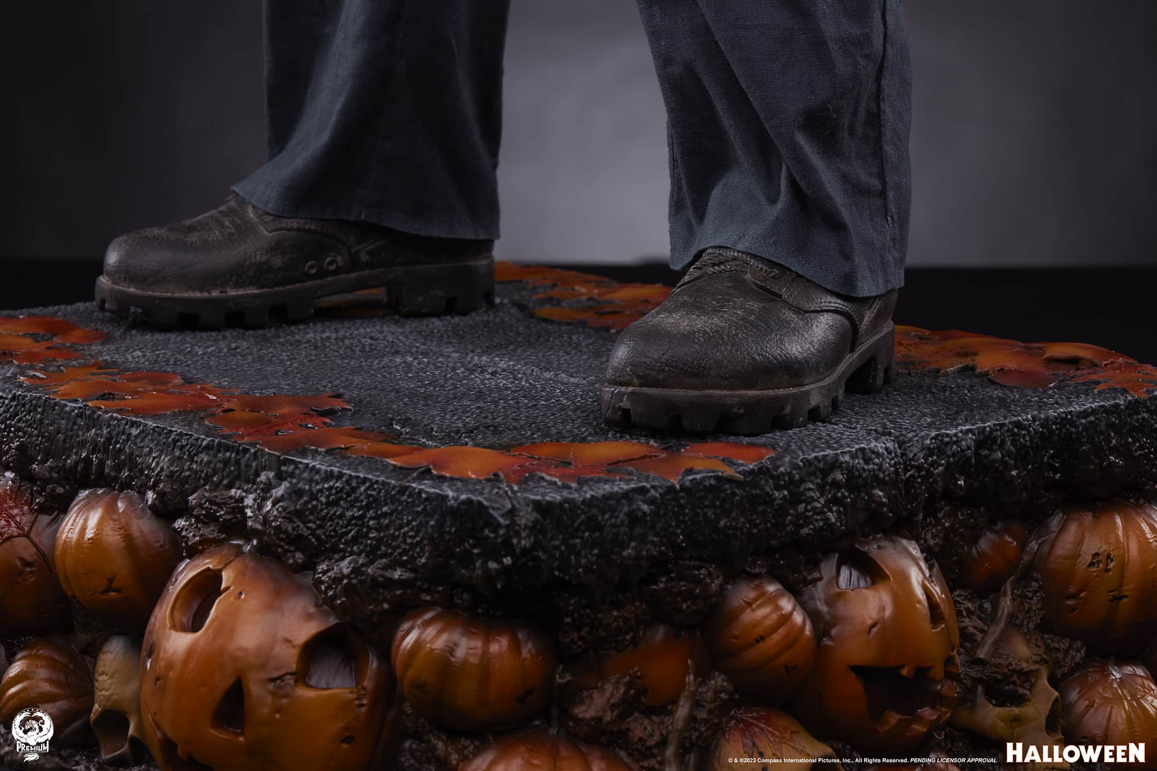 michael-myers-12-scale-statue-by-pcs_halloween_gallery_653ffb57820e4