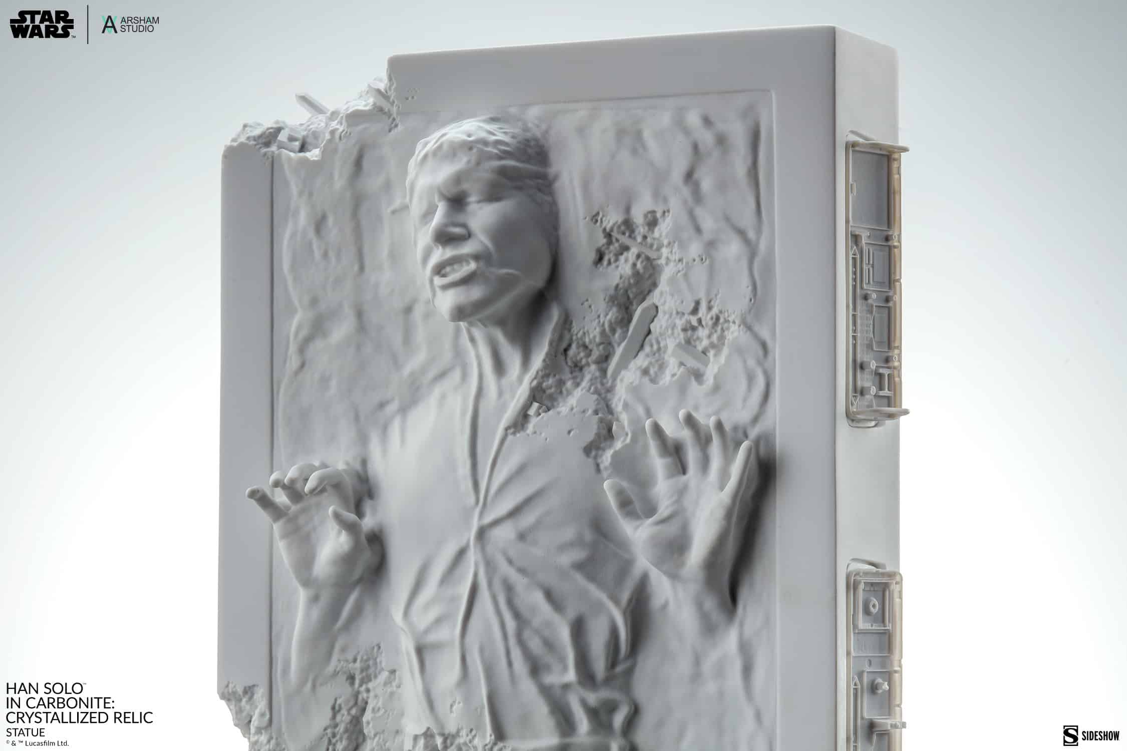 han-solo-in-carbonite-crystallized-relic-statue_star-wars_gallery_656fce4fdecc8