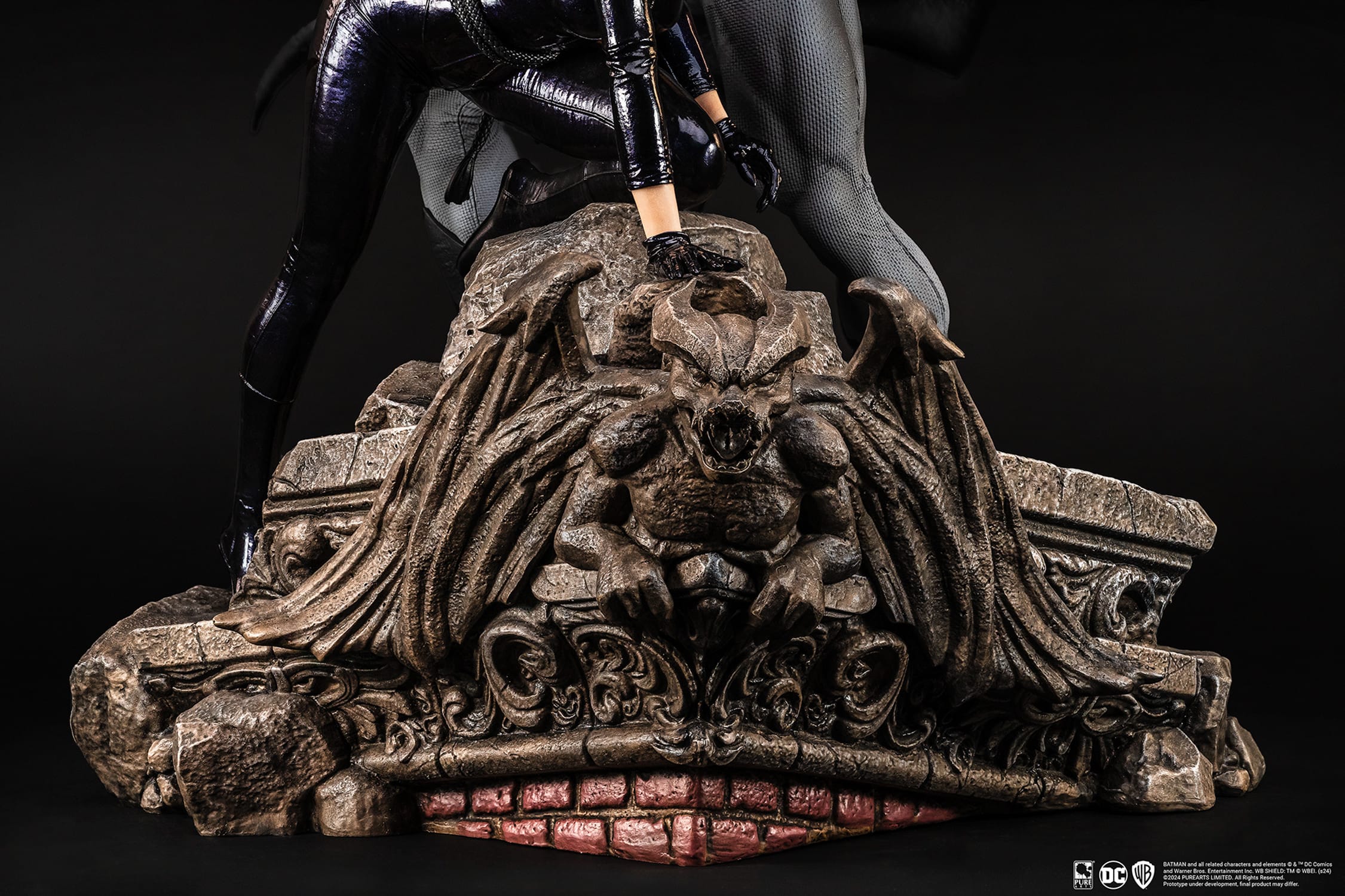 purearts-dc-comics-batman-catwoman-reunion-statue-gallery-674df266c7fb4