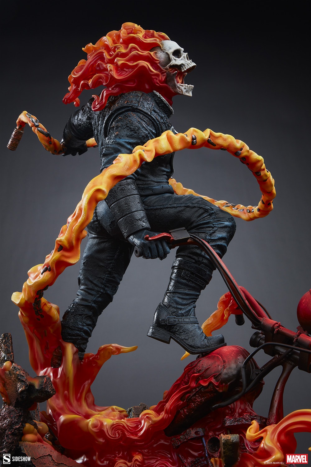 sideshow-collectibles-marvel-ghost-rider-classic-variant-premium-format-figure-gallery-681bf2768d374