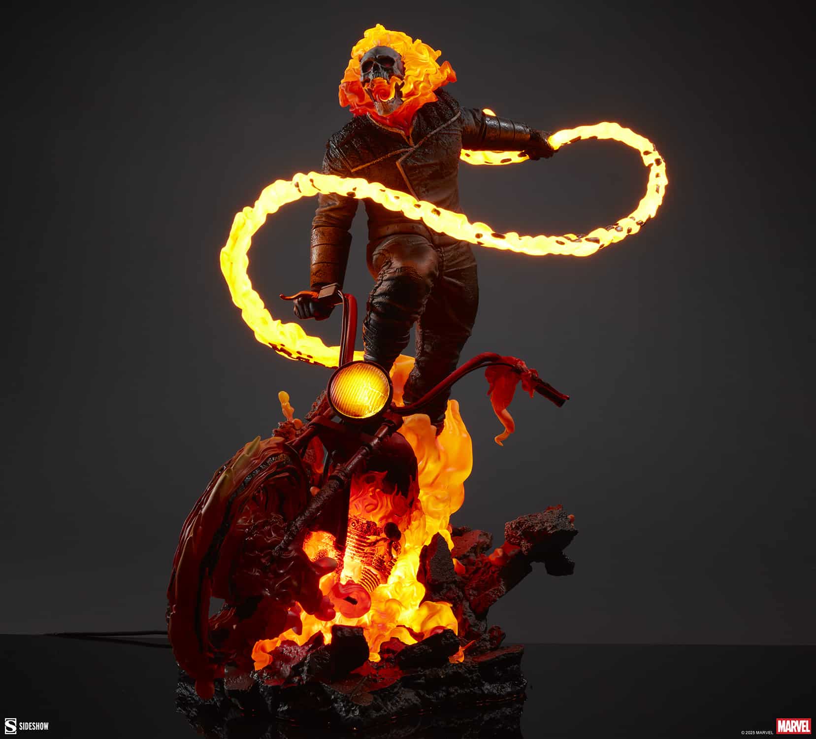 sideshow-collectibles-marvel-ghost-rider-classic-variant-premium-format-figure-gallery-681bf277841e3