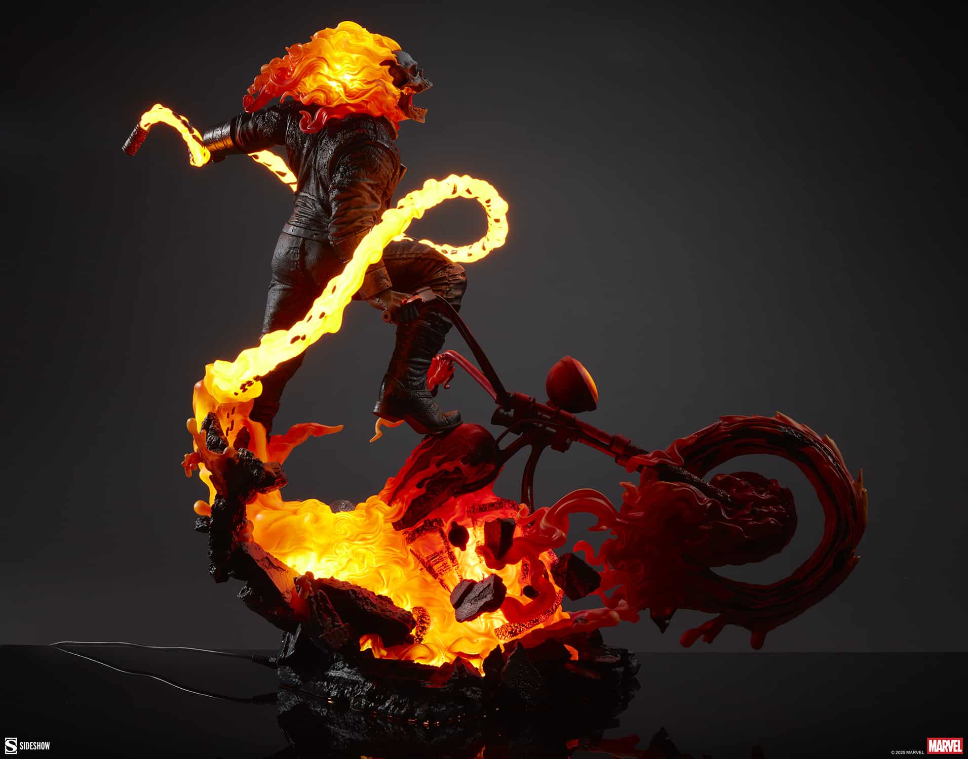 sideshow-collectibles-marvel-ghost-rider-classic-variant-premium-format-figure-gallery-681bf27820029