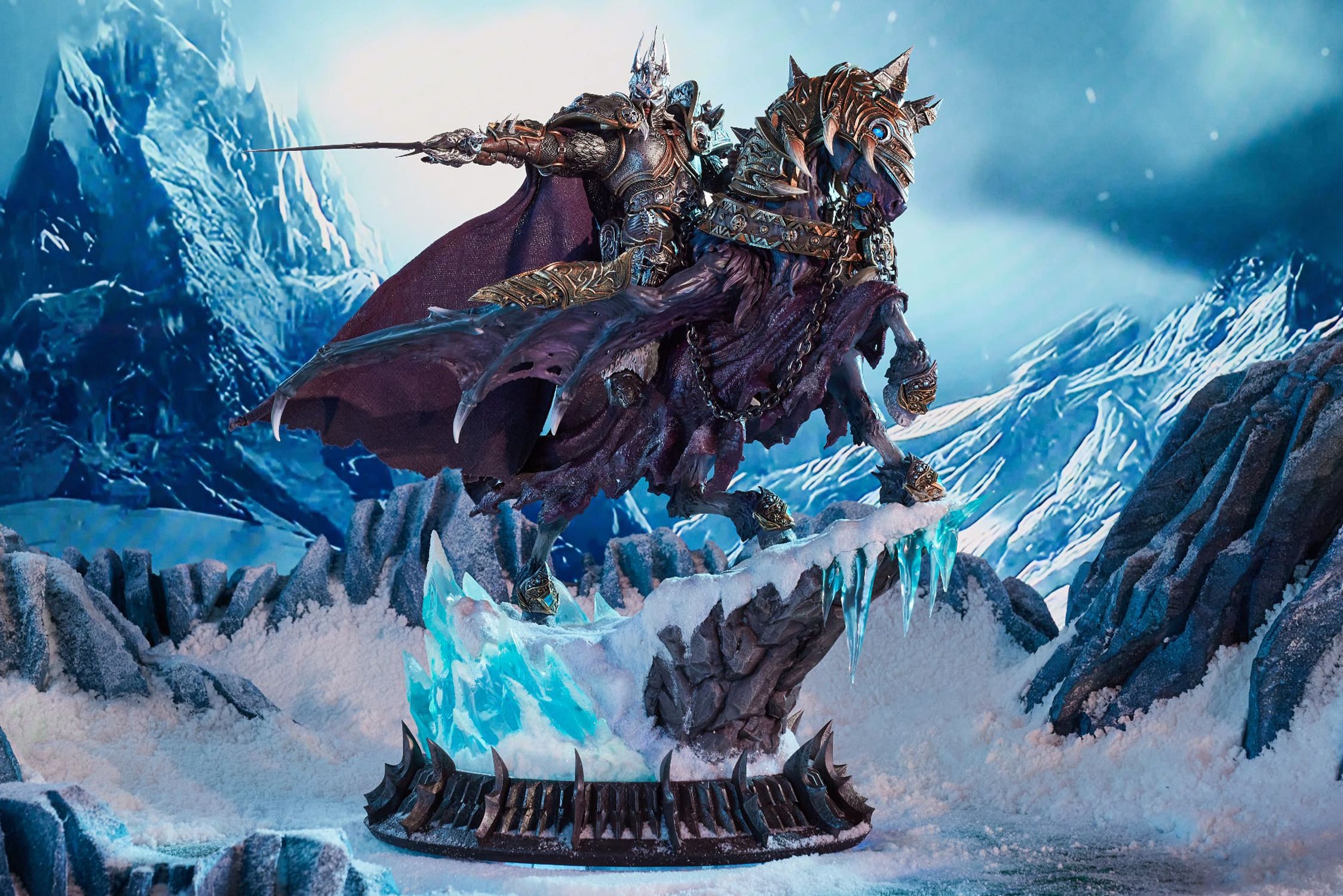 The Lich King & Invincible Statue World Of Warcraft Blizzard Limited Collectible