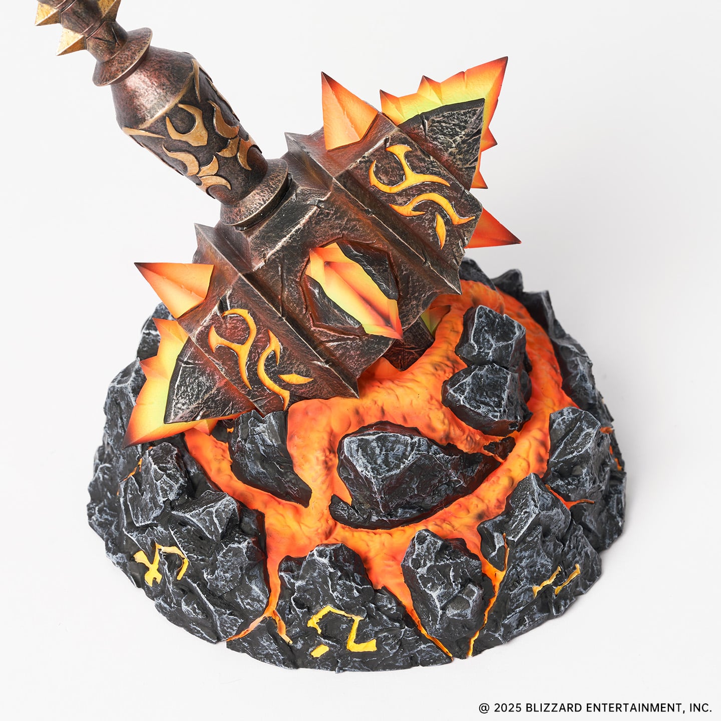 activision-blizzard-warcraft-sulfuras-hand-of-ragnaros-replica-gallery-695594a567da0