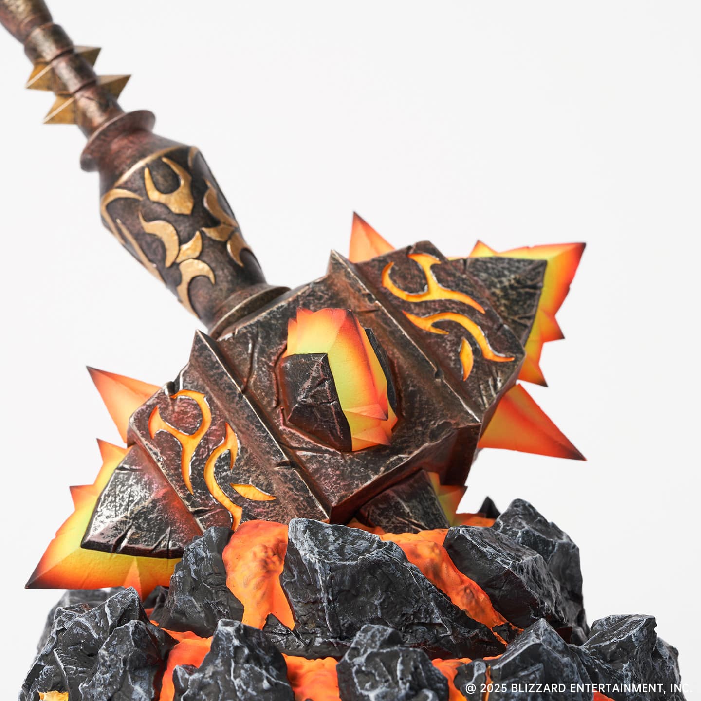 activision-blizzard-warcraft-sulfuras-hand-of-ragnaros-replica-gallery-695594a5cdc3c