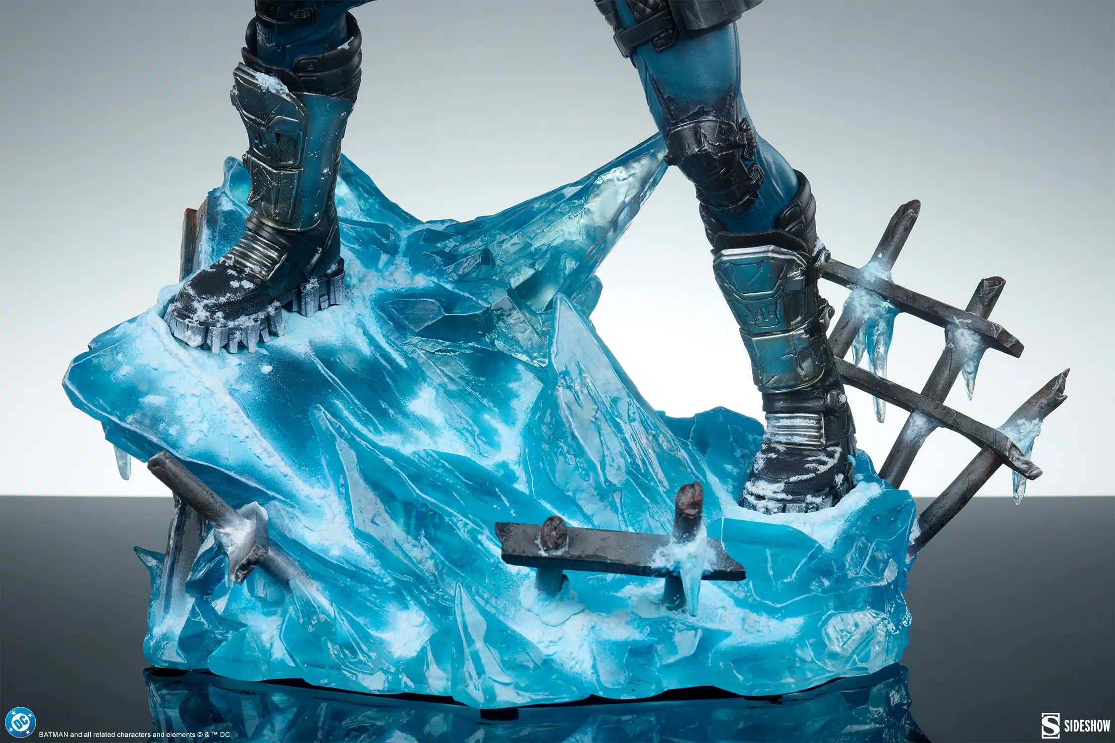 sideshow-collectibles-dc-comics-mr-freeze-premium-format-figure-gallery-6a7ce4bb9930f